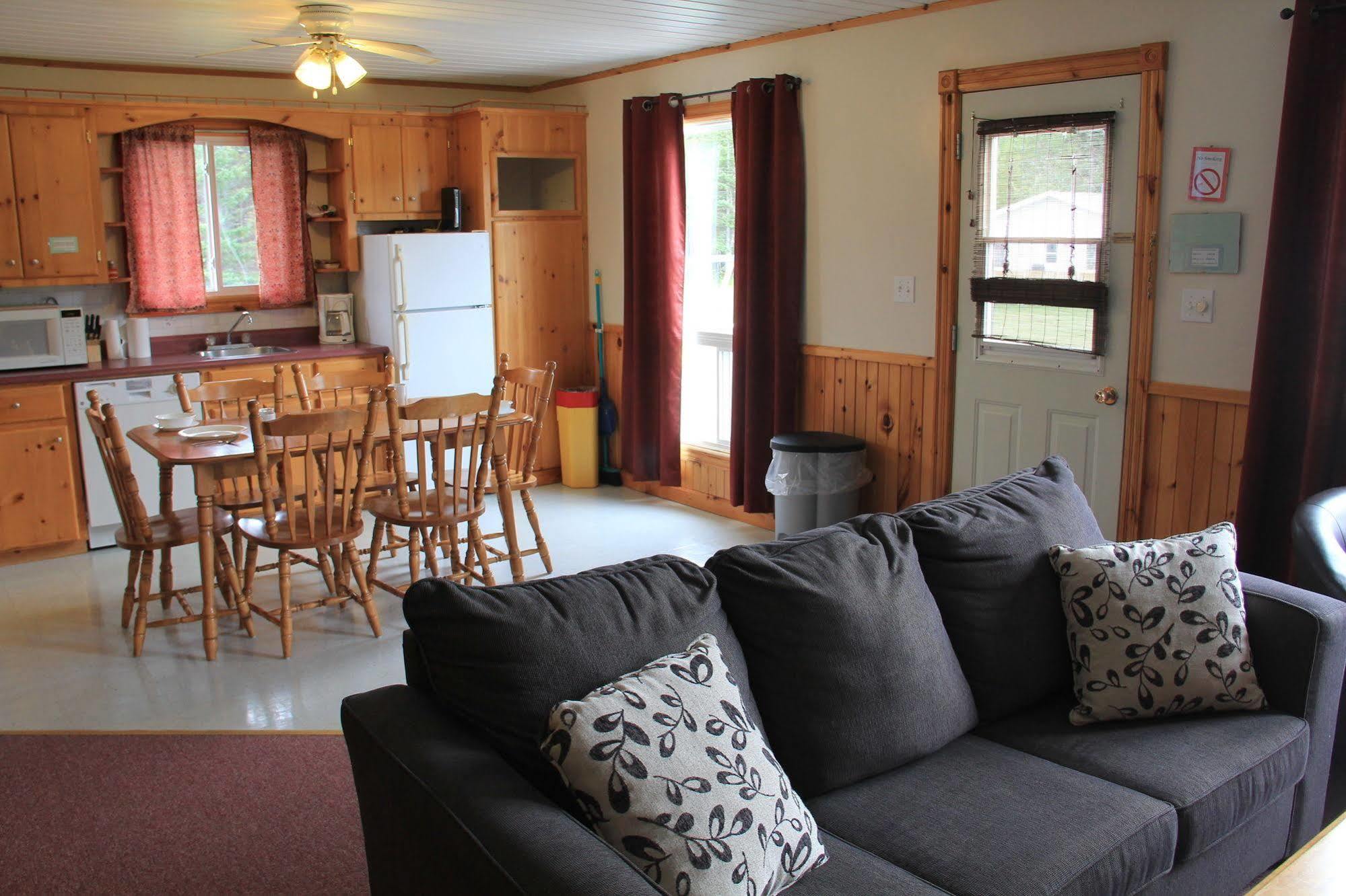 Hidden Acres Cottages Кавендиш Екстериор снимка