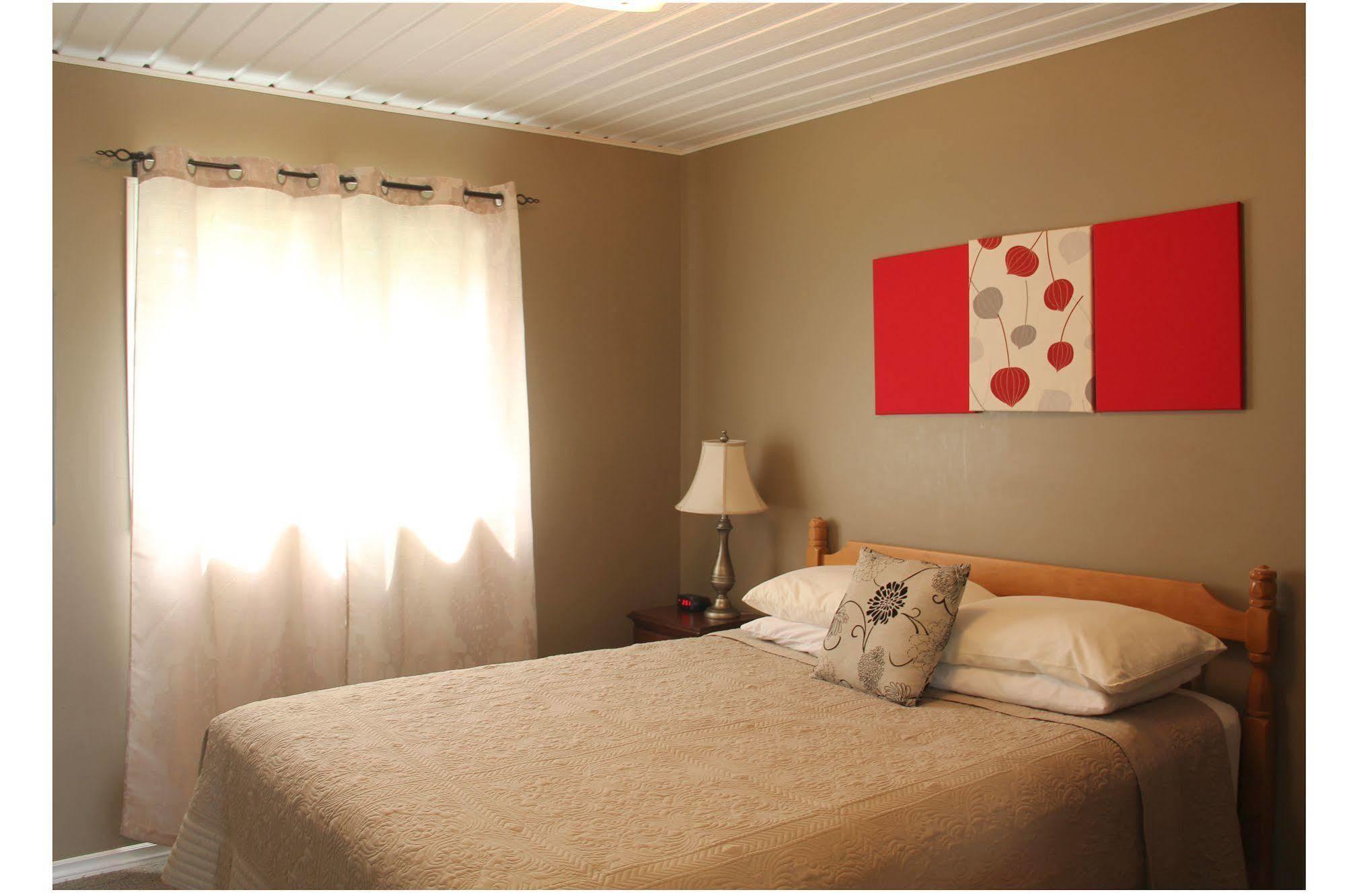 Hidden Acres Cottages Кавендиш Екстериор снимка