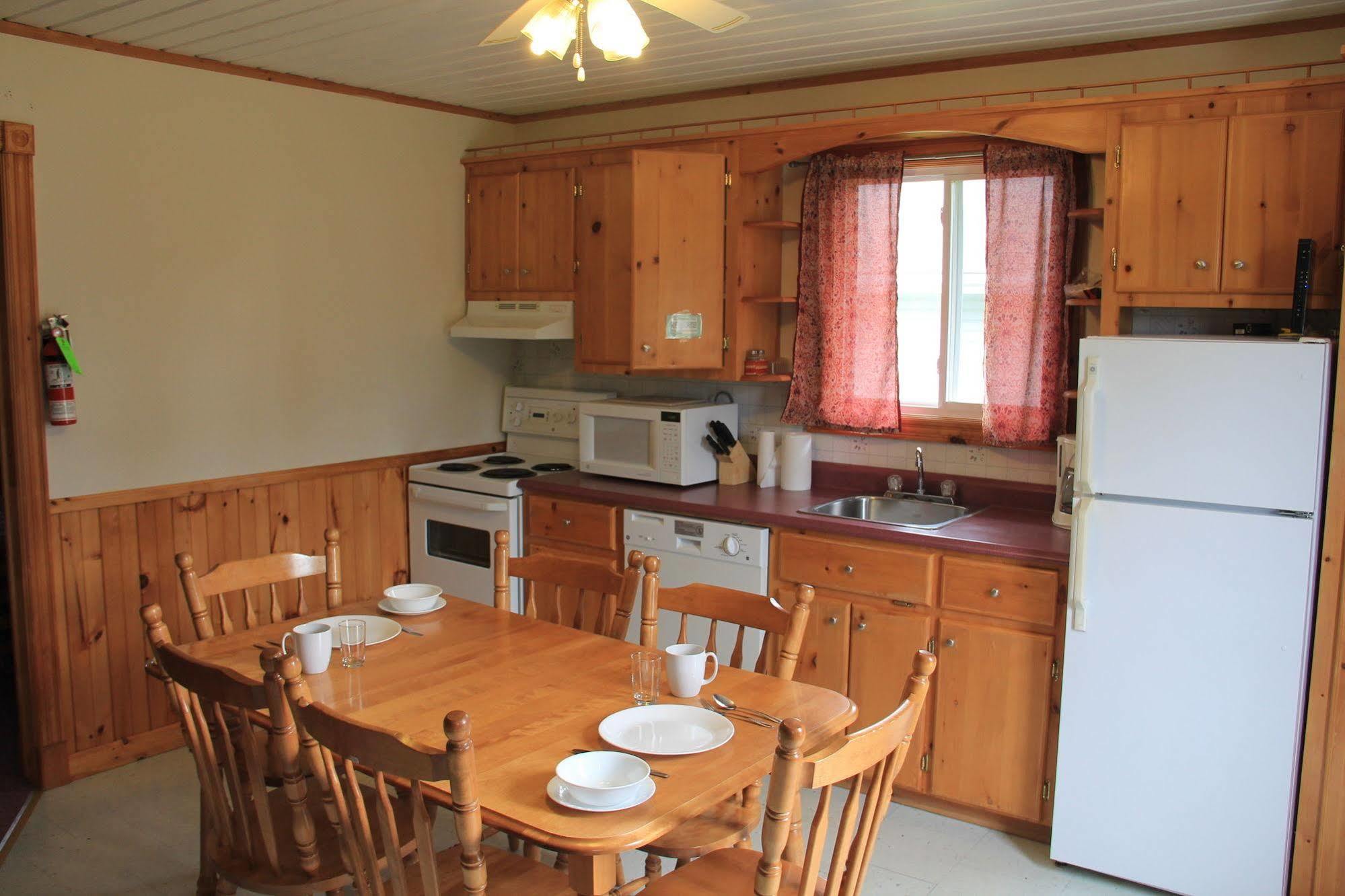 Hidden Acres Cottages Кавендиш Екстериор снимка